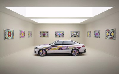 Η BMW που αλλάζει χρώμα μόνη της