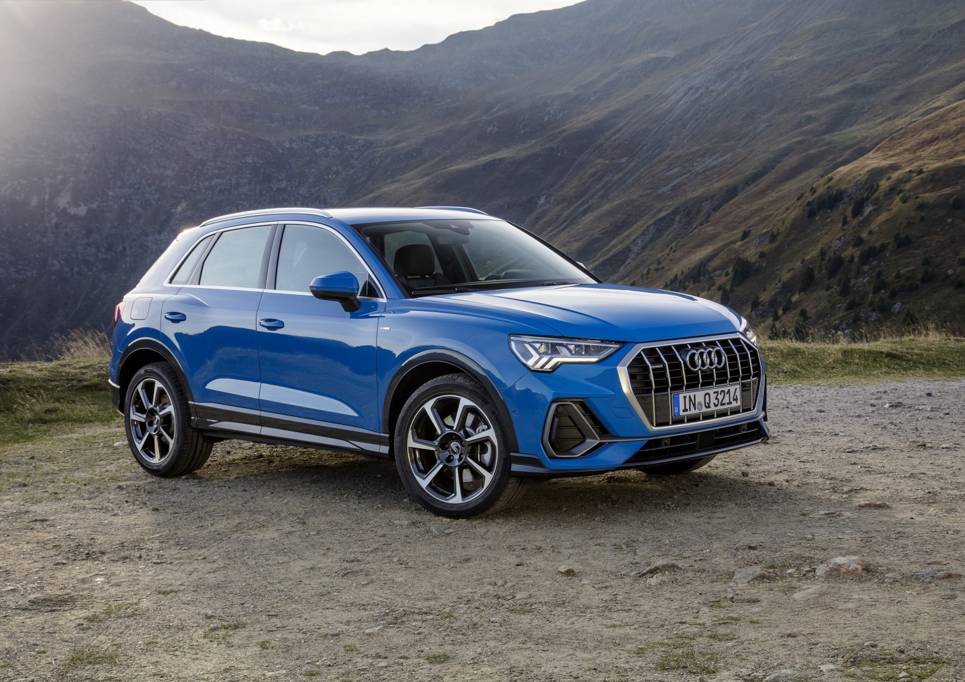 Audi Q3 και Q3 Sportback: Νέες εκδόσεις με πιο πλούσιο βασικό εξοπλισμό – Τιμές