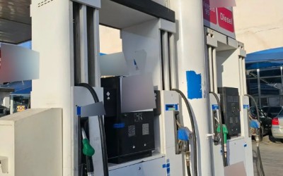 Αττική: 6 πρατήρια με νοθευμένα καύσιμα – Έβαζαν χημικά στη βενζίνη