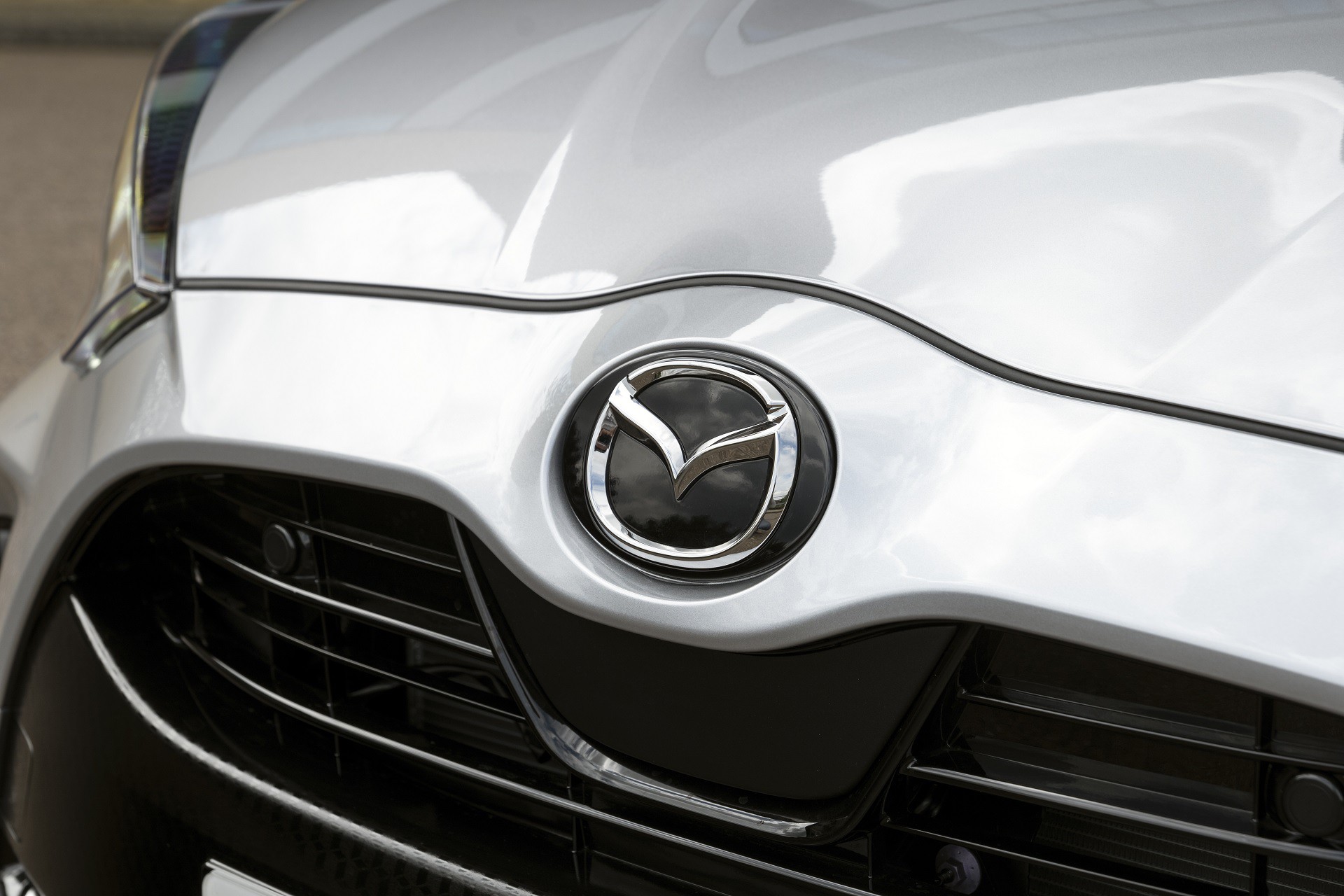 Ποιο νέο αυτοκίνητο της Mazda καίει 3,8 lt στα 100km; 