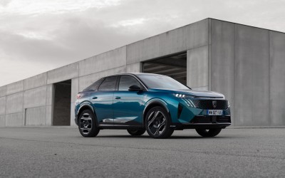 Πόσα χιλιόμετρα βγάζει το νέο Peugeot E-3008 με μία φόρτιση;