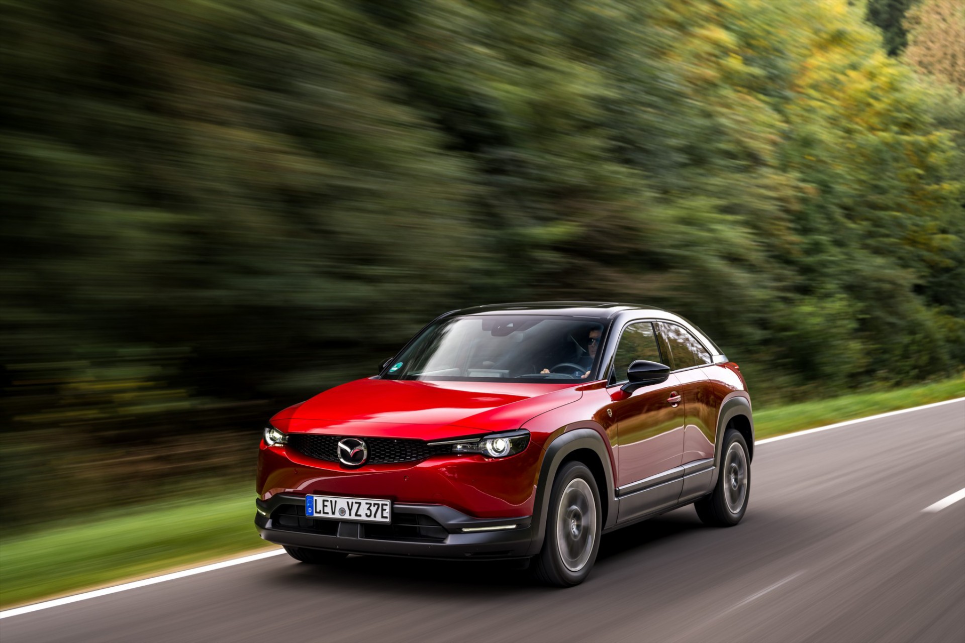 Το νέο Mazda που κάνει 85 km χωρίς να κάψει 1 ευρώ βενζίνης - Τιμές στην Ελλάδα