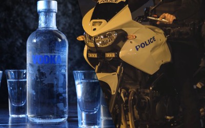 H Ελληνική Αστυνομία, η βότκα και τα σφηνάκια! 
