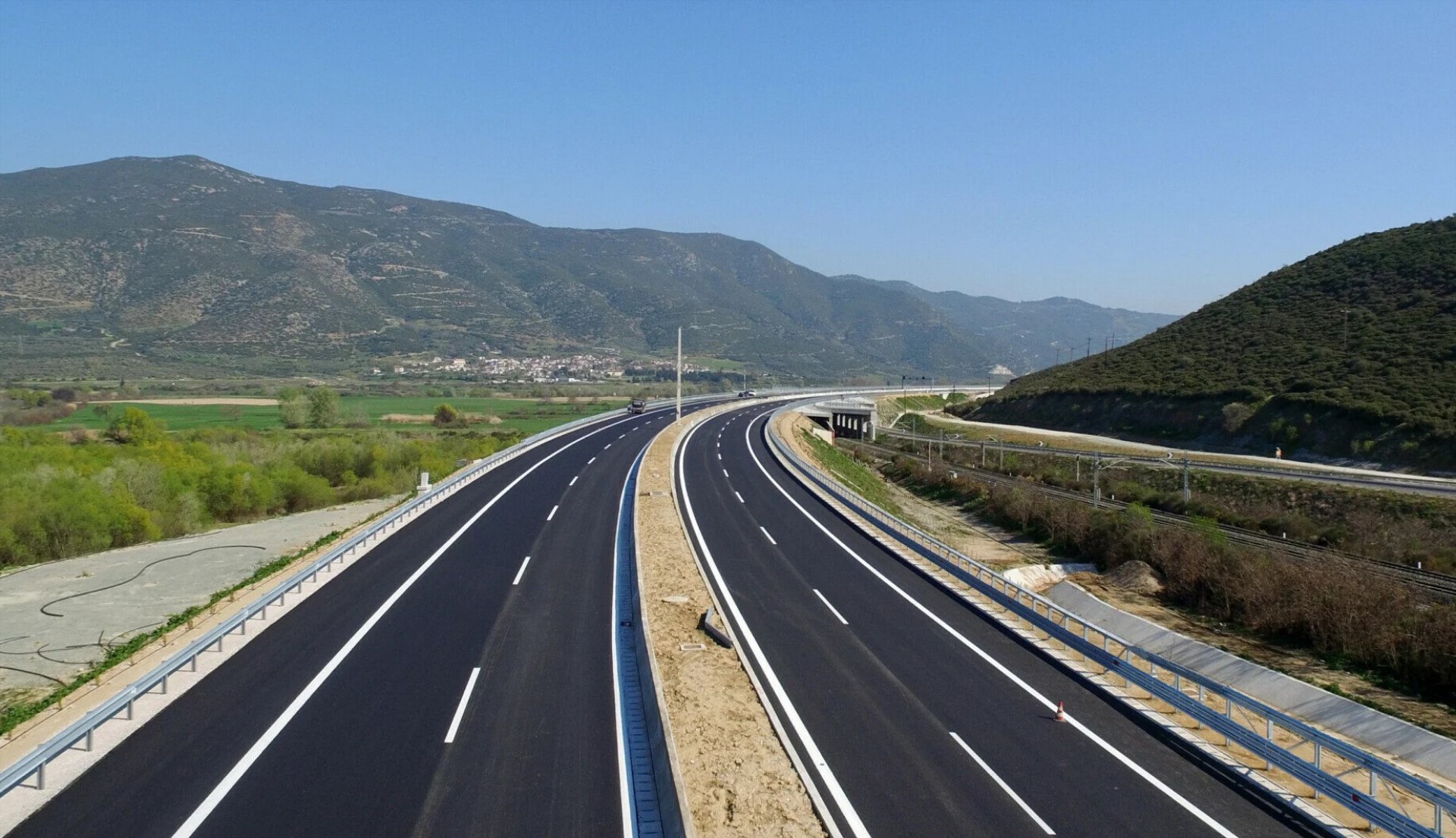 Ελλάδα: Μεγάλος δρόμος πέρασε σε χέρια ιδιωτών – Οι νέες τιμές των διοδίων