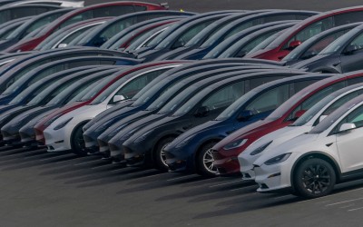 Έπεσαν οι πωλήσεις της Tesla - Έχασε από την BYD ή όχι;