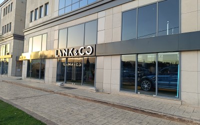 Δείτε την πρώτη αντιπροσωπεία της Lynk & Co στην Ελλάδα - Σε ποια περιοχή βρίσκεται;