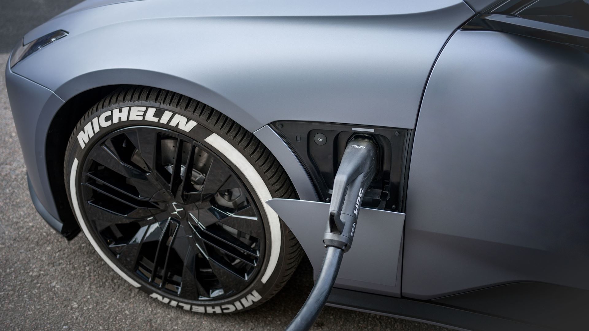 Νέα μπαταρία που φορτίζει σε 10 λεπτά - Ποιος την έφτιαξε