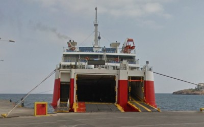 Ελλάδα: Καπετάνιος απαγόρευσε σε οικογένεια με ηλεκτρικό να μπει στο καράβι - Δείτε γιατί