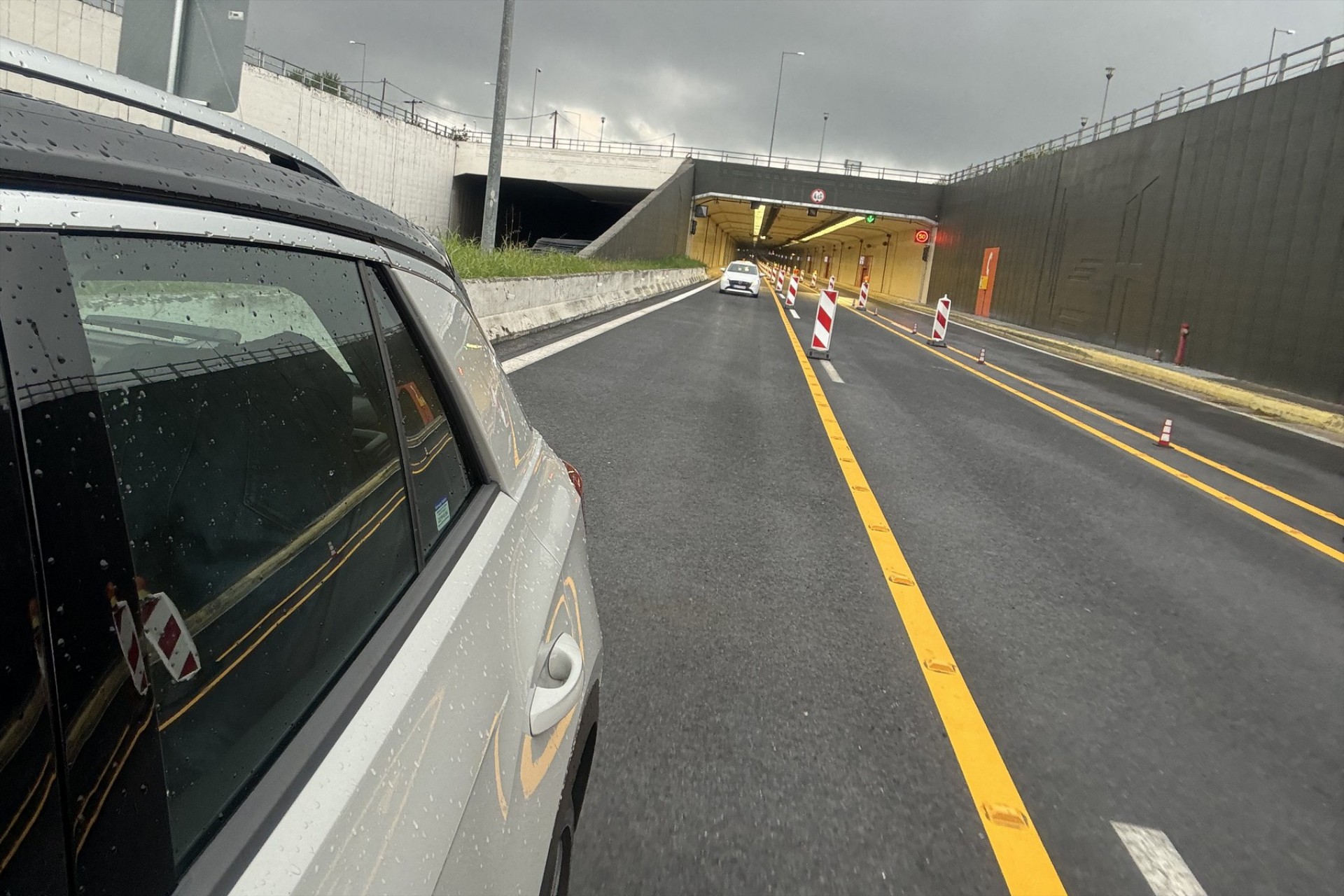 Μπήκαμε στη νέα σήραγγα της Ελλάδας – Ποια αυτοκίνητα απαγορεύεται να περάσουν 