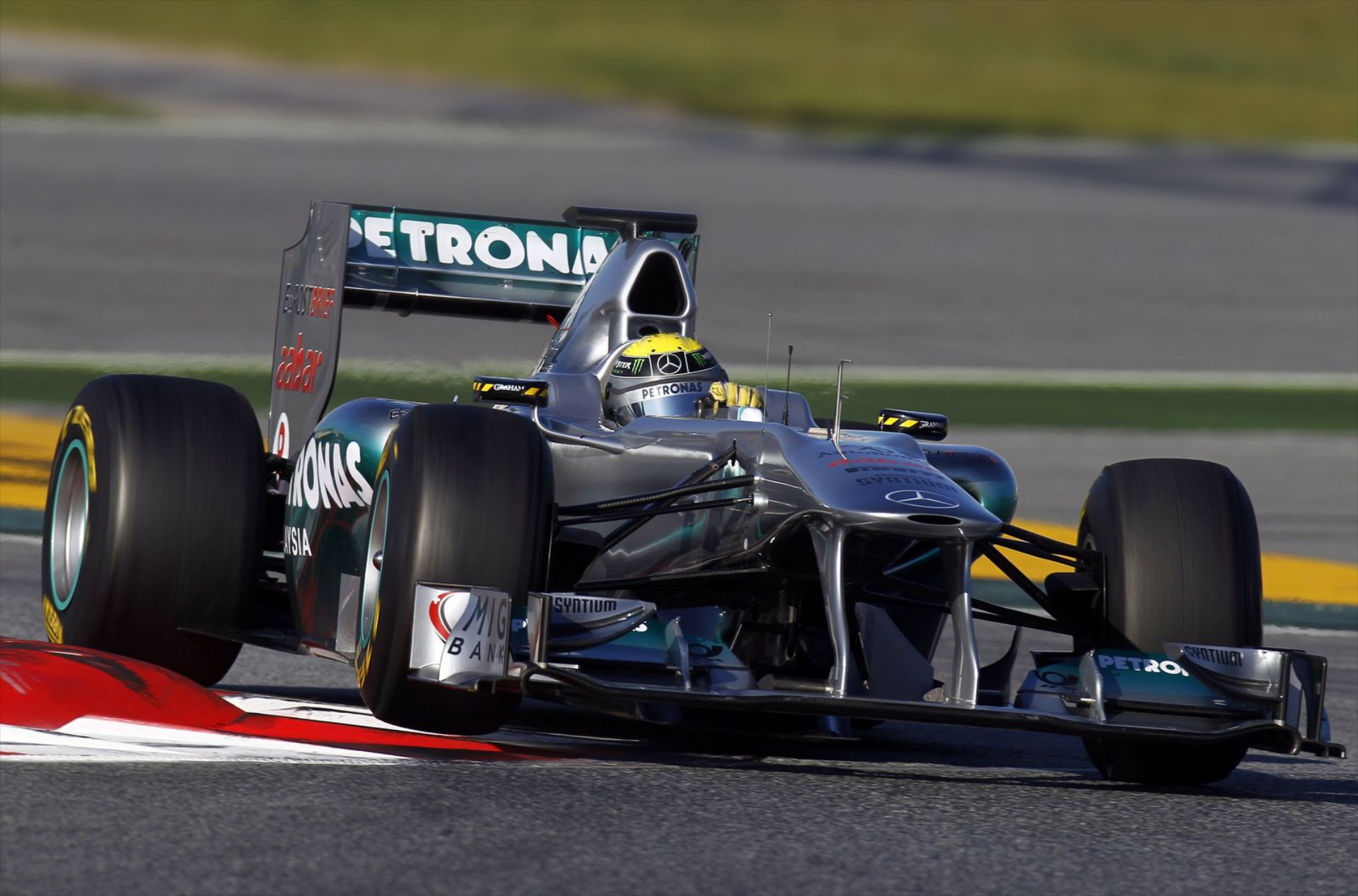 F1: Φαίνεται να βρίσκει λύσεις η Mercedes GP