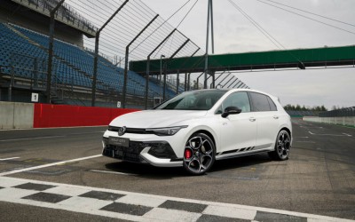 Νέο Volkswagen Golf GTI Clubsport με 300 ίππους και τελική 267 km/h
