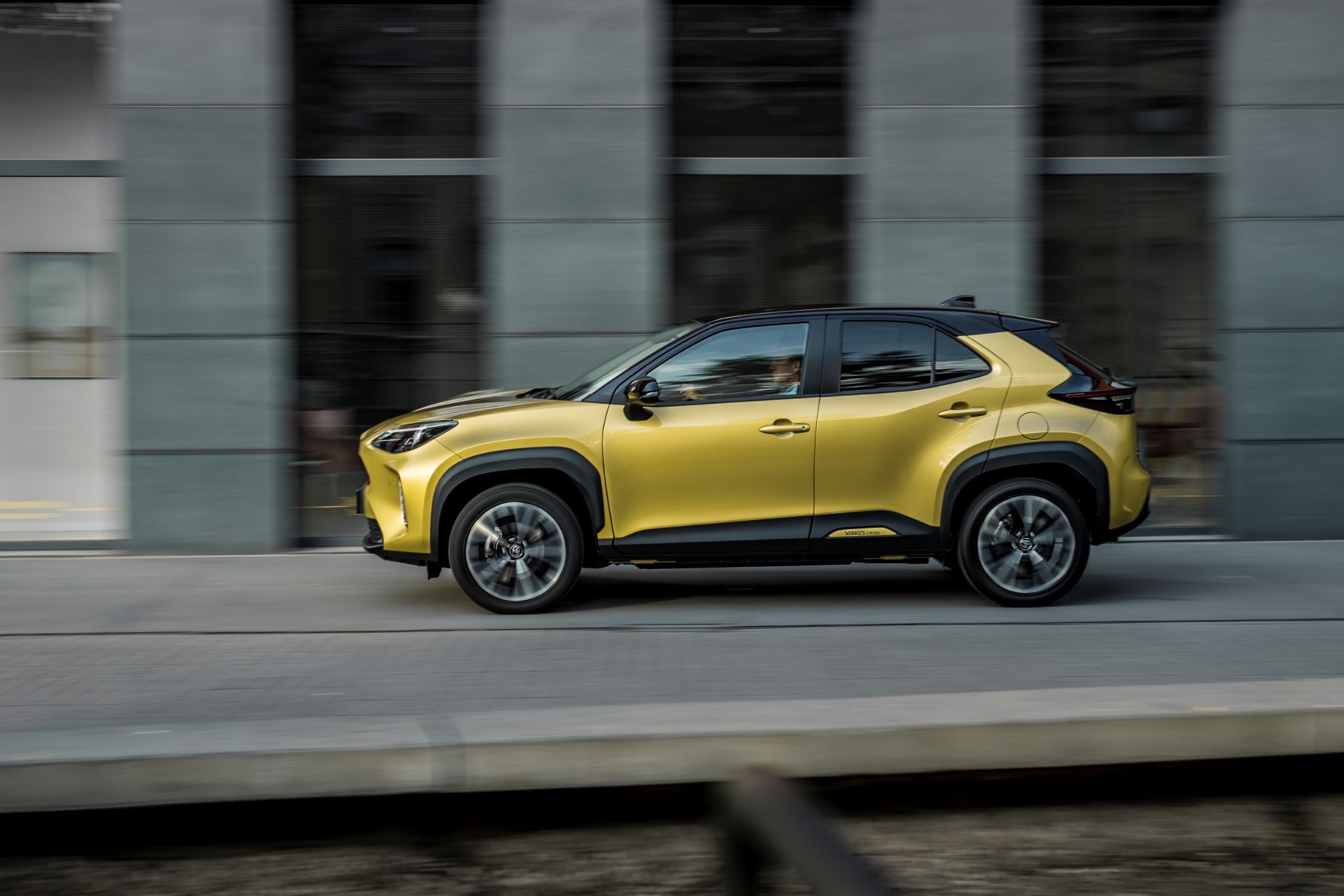 Το οικονομικό Toyota Yaris Cross που καίει 8 ευρώ ανά 100  χιλιόμετρα
