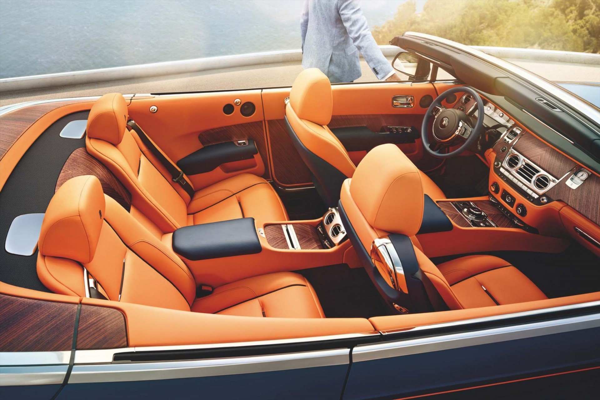 Η cabrio Rolls-Royce που κυκλοφορεί στη Μύκονο – Ποιος την έφερε [video] 