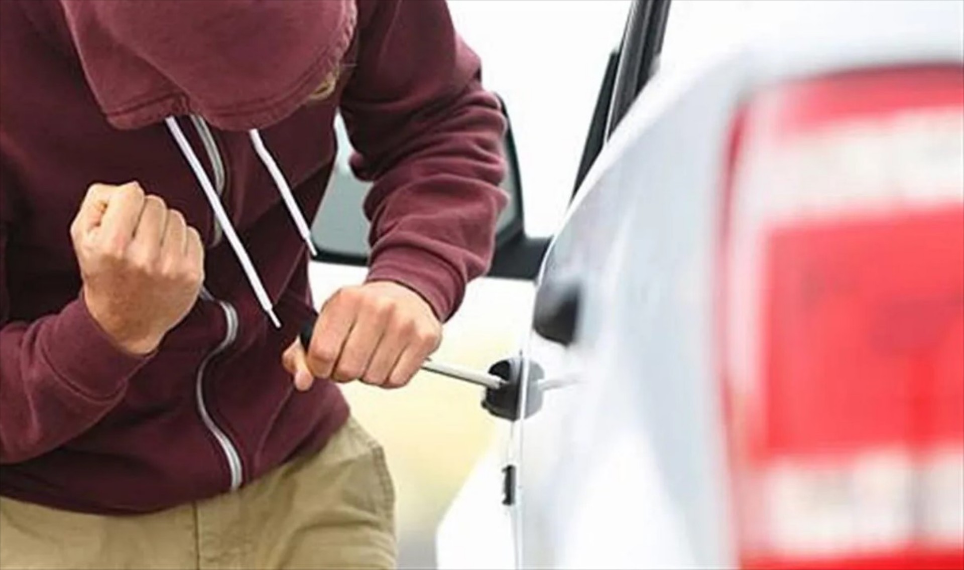 Σπείρα έκανε ντου σε 3 μεγάλα νησιά της Ελλάδας - Ξάφρισαν 8 αυτοκίνητα 