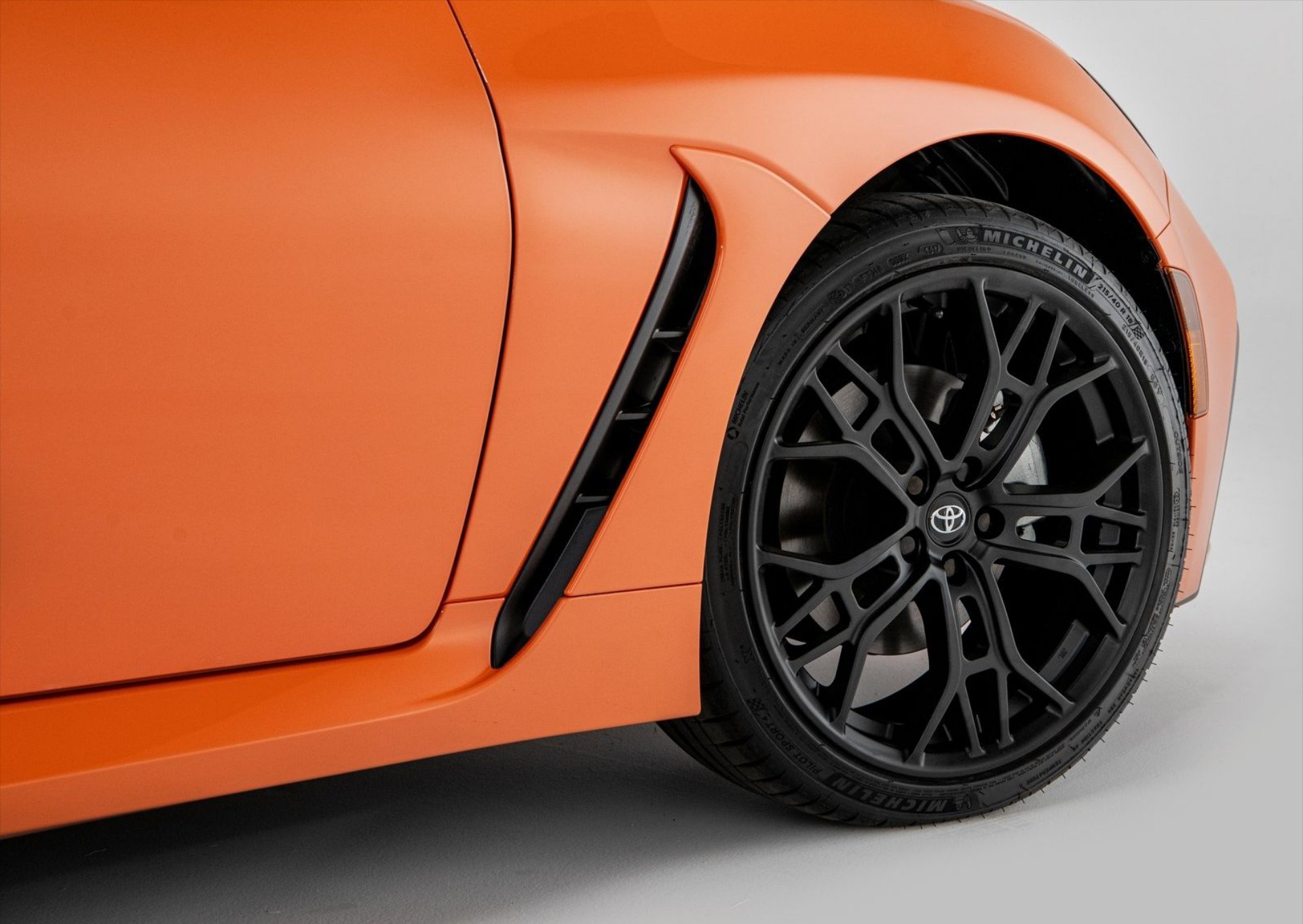 Τα δίδυμα αυτοκίνητα των Toyota και Subaru - Ποιο πουλάει περισσότερο και γιατί