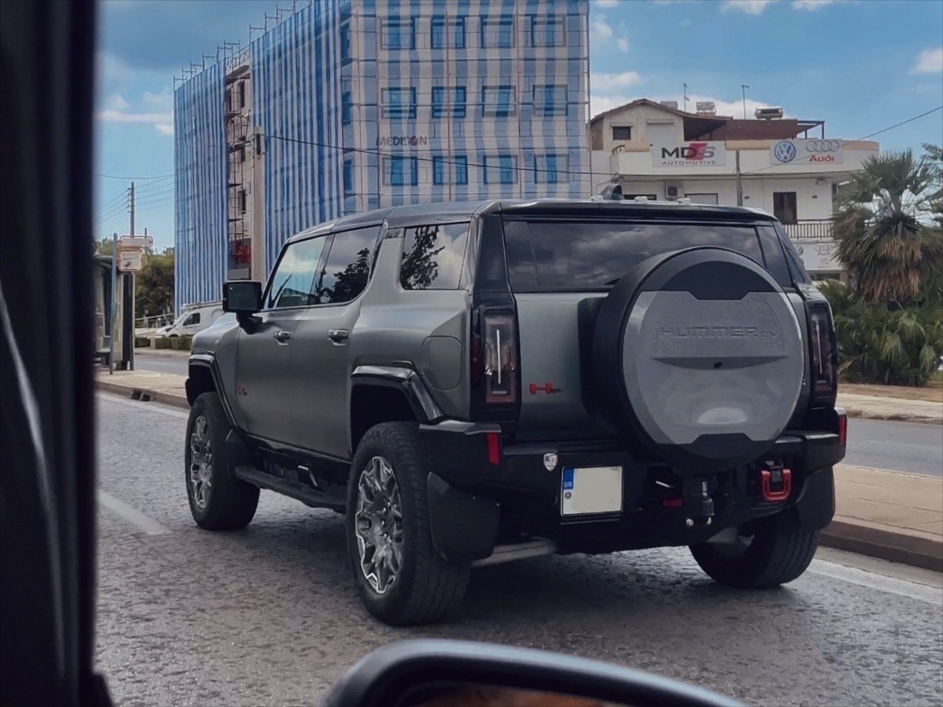 Είδαμε το ηλεκτρικό Hummer των 1.014 ίππων στην Ελλάδα – Δείτε πού κυκλοφορεί