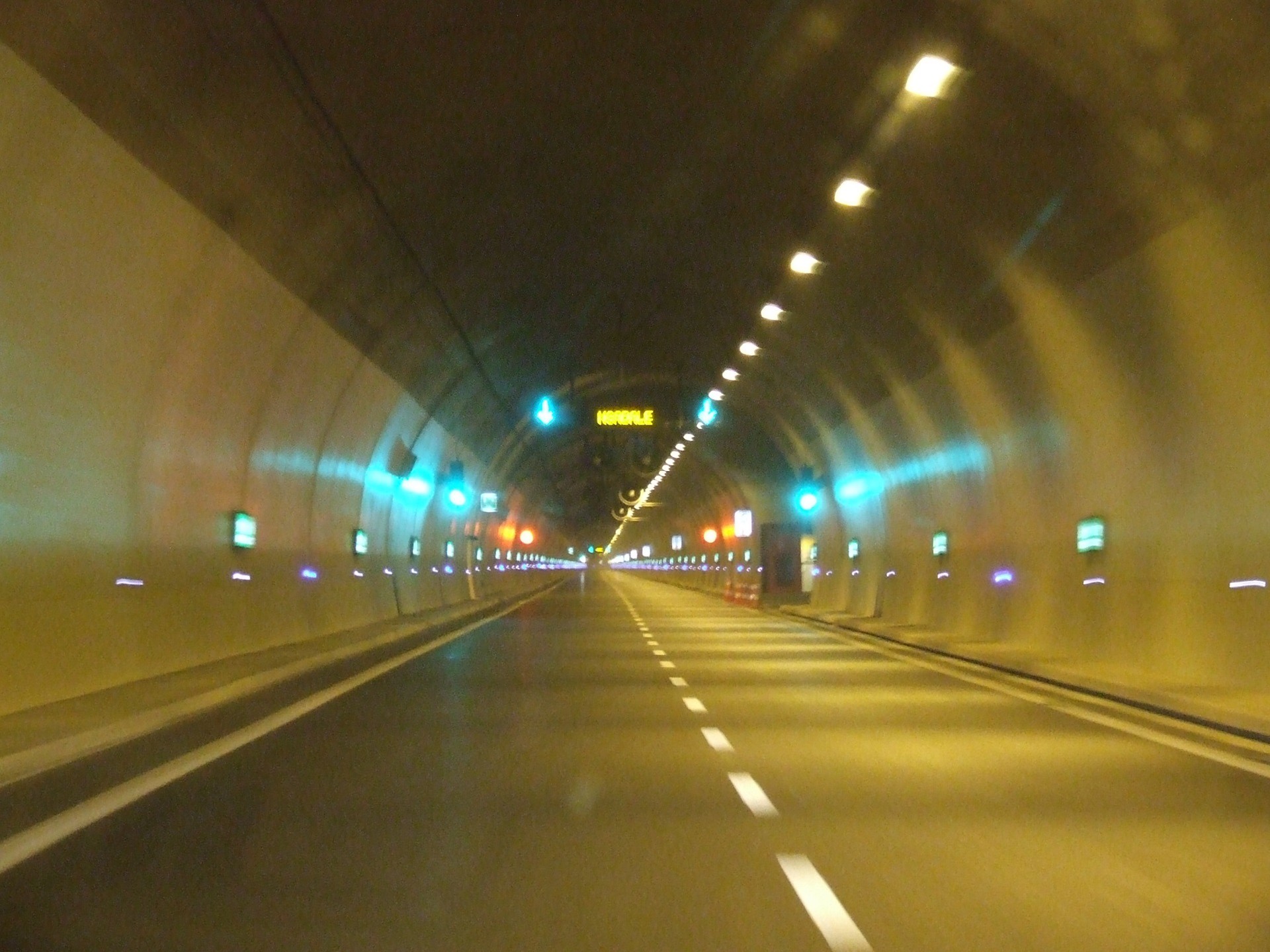 Μπλε διάδρομος: Η σήραγγα που φέρνει Αλβανία και Ελλάδα πιο κοντά