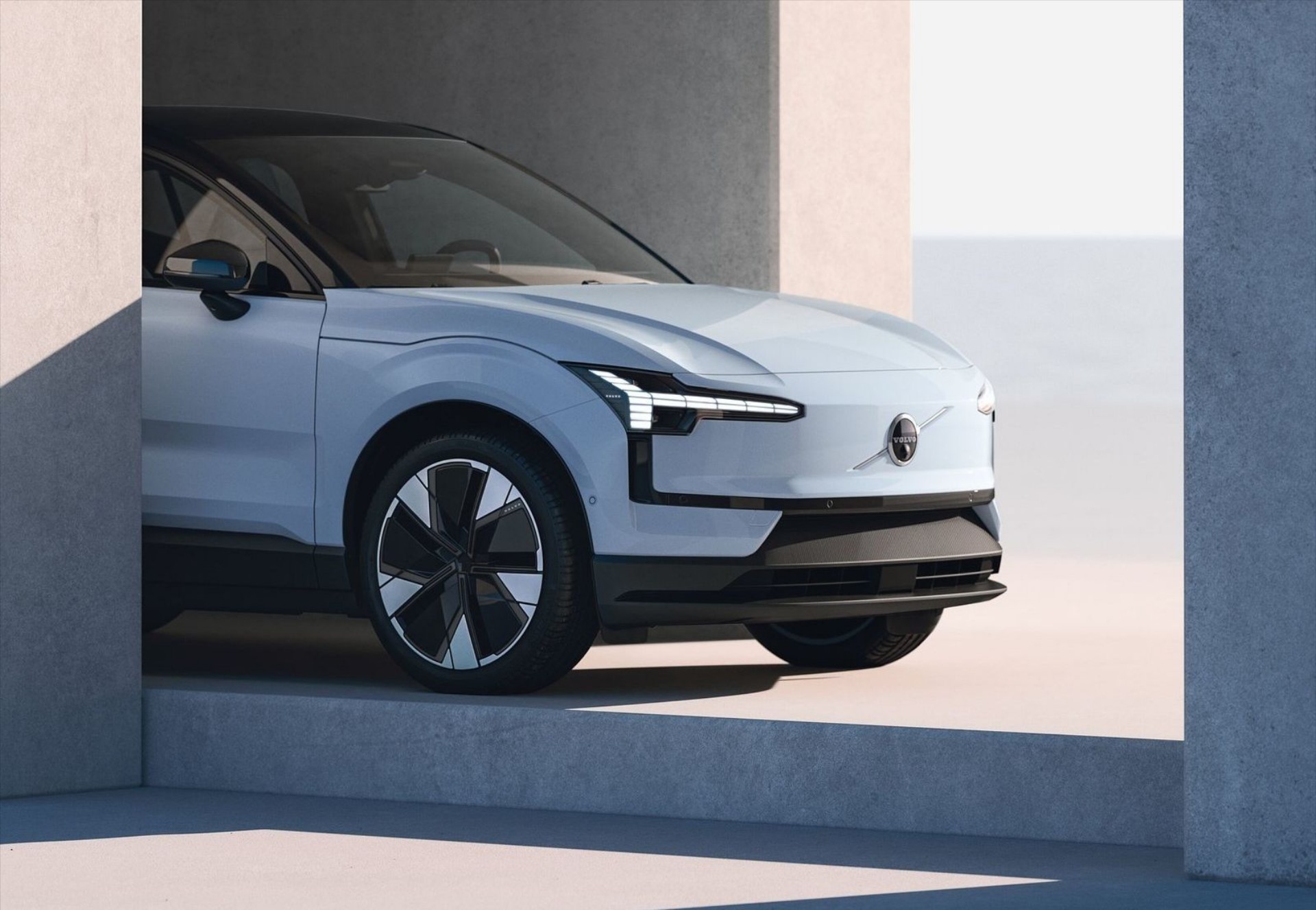 Τα γυρίζει η Volvo - Συνεχίζουν οι κινητήρες βενζίνης 