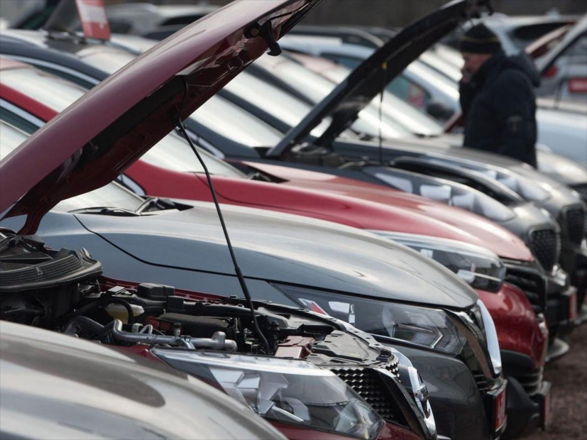 Καινούρια ή μεταχειρισμένα; Τι αυτοκίνητα αγοράζουν οι Έλληνες το 2024;