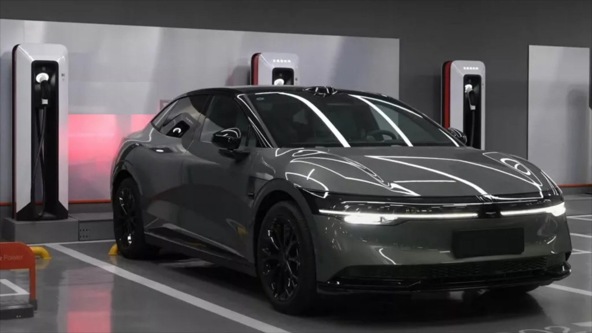 Νέο ρεκόρ φόρτισης - Ηλεκτρικό που γεμίζει σε 10 λεπτά!