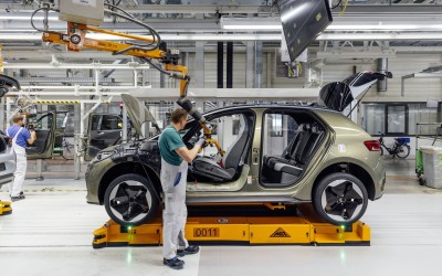 Φθηνά αυτοκίνητα τέλος  – Οι προβλέψεις σοκάρουν, υπάρχει όμως λύση