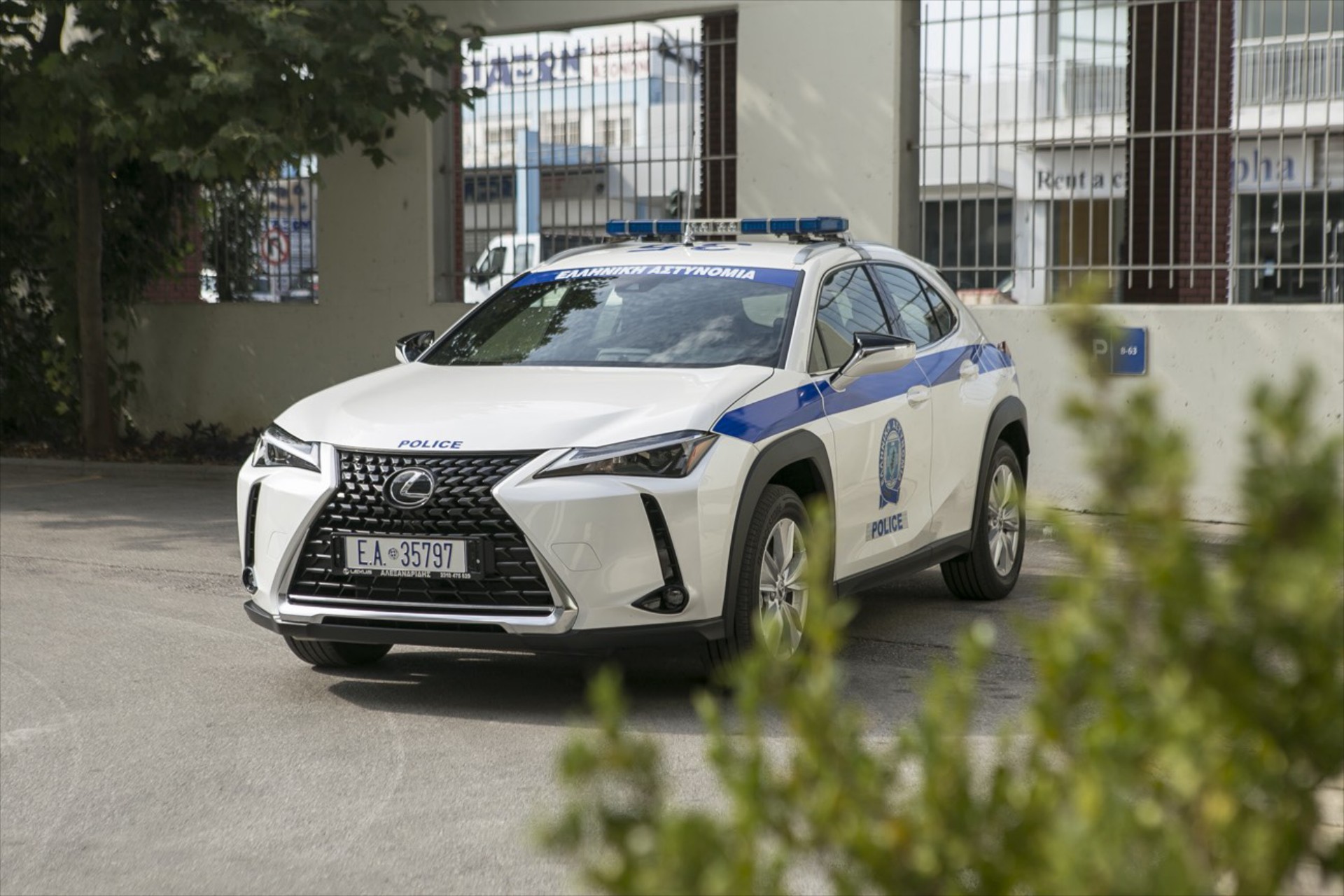 Η αστυνομία πήρε περιπολικό Lexus – Σε ποιον Δήμο κυκλοφορεί