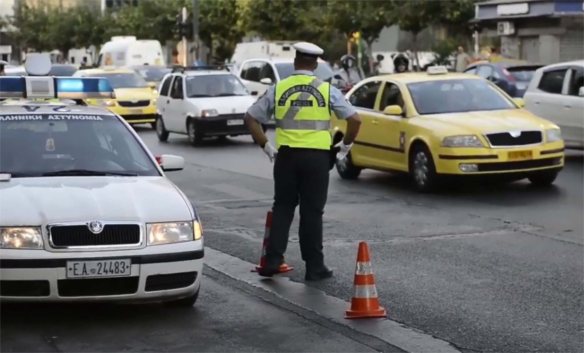 Αττική: Πέρασαν χειροπέδες σε 3 οδηγούς Ταξί – Δείτε τι έκαναν και πού 