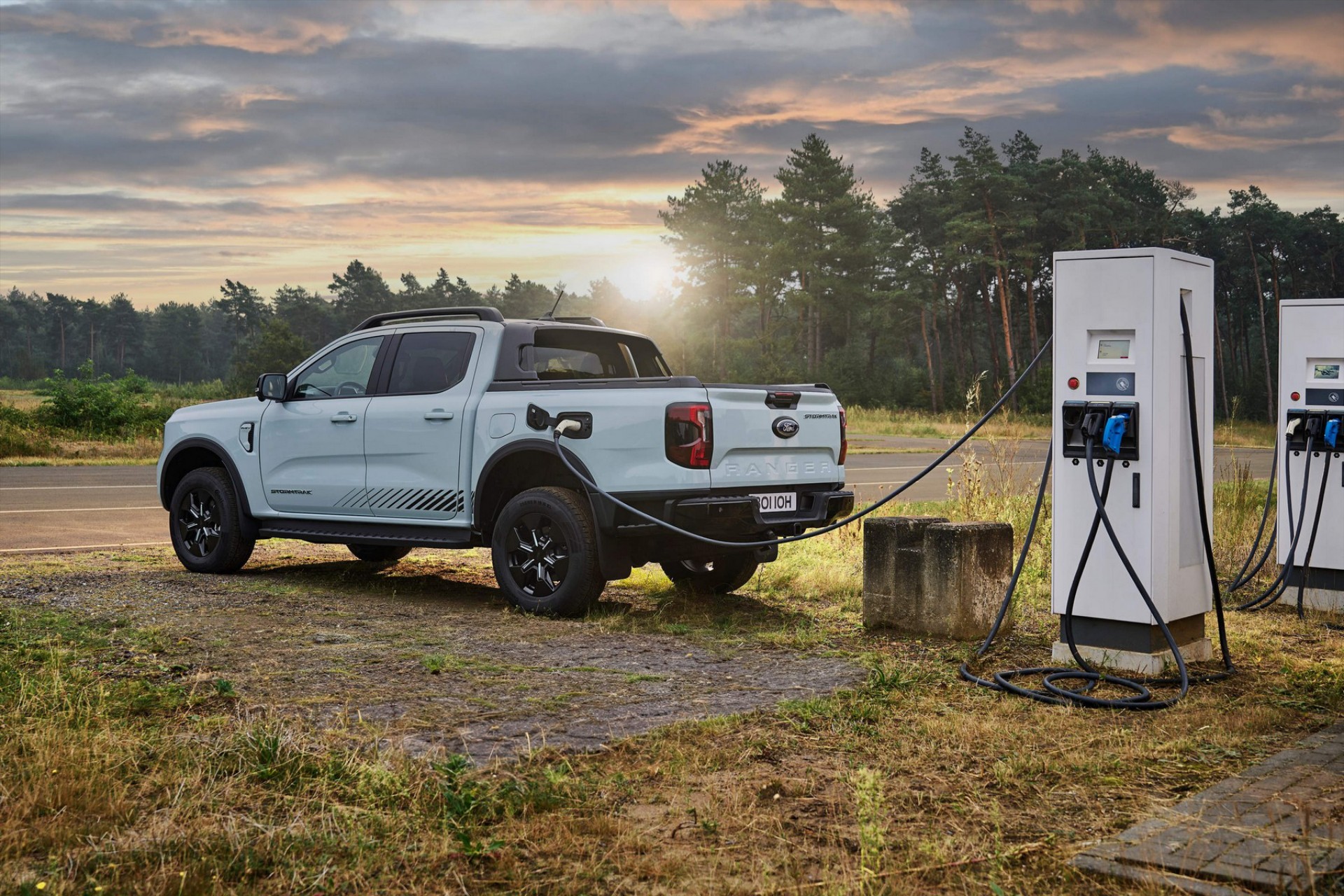 Ford Ranger PHEV: Μάθε τα πάντα για το πρώτο pick up αγροτικό που φορτίζει