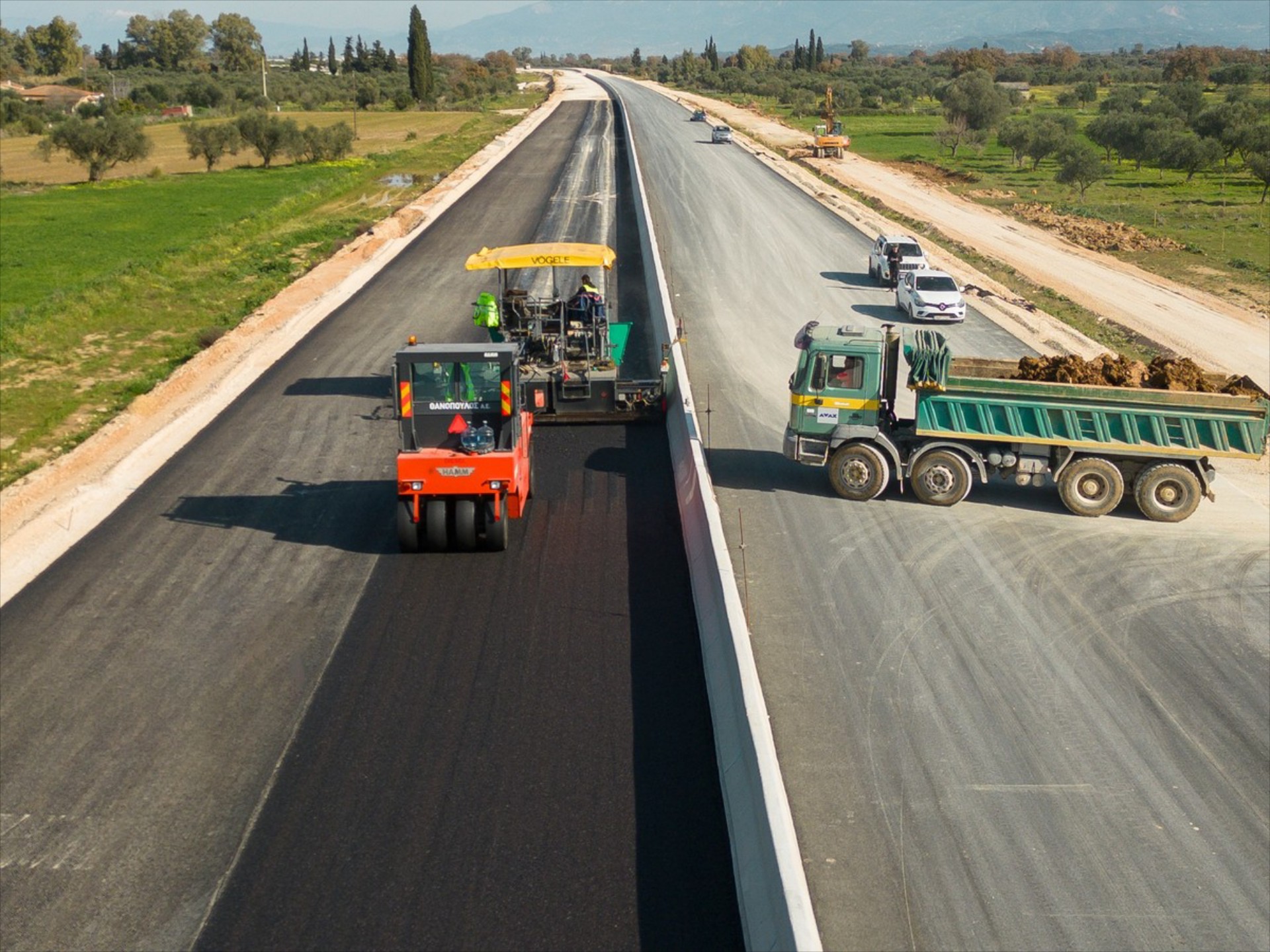 Ανοίγει ο νέος μεγάλος δρόμος 75 km της Ελλάδας – Πέφτει ήδη η άσφαλτος (video)