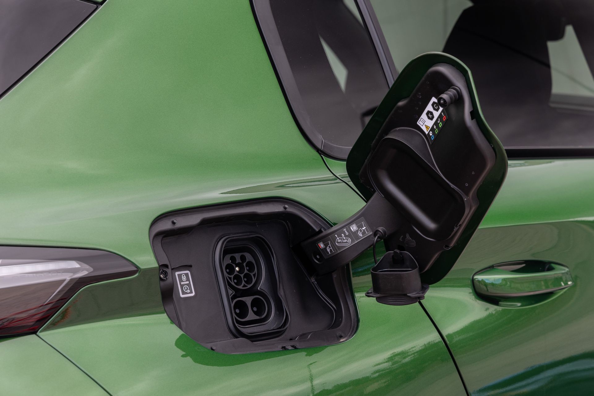 Η γαλλική μάρκα που σπάει τα κοντέρ στην Ελλάδα - Όλα της τα μοντέλα είναι και ηλεκτρικά