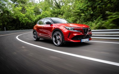 Alfa Romeo Junior Veloce – Ήρθε στην Ελλάδα με 280 άλογα! Πόσο κοστίζει;