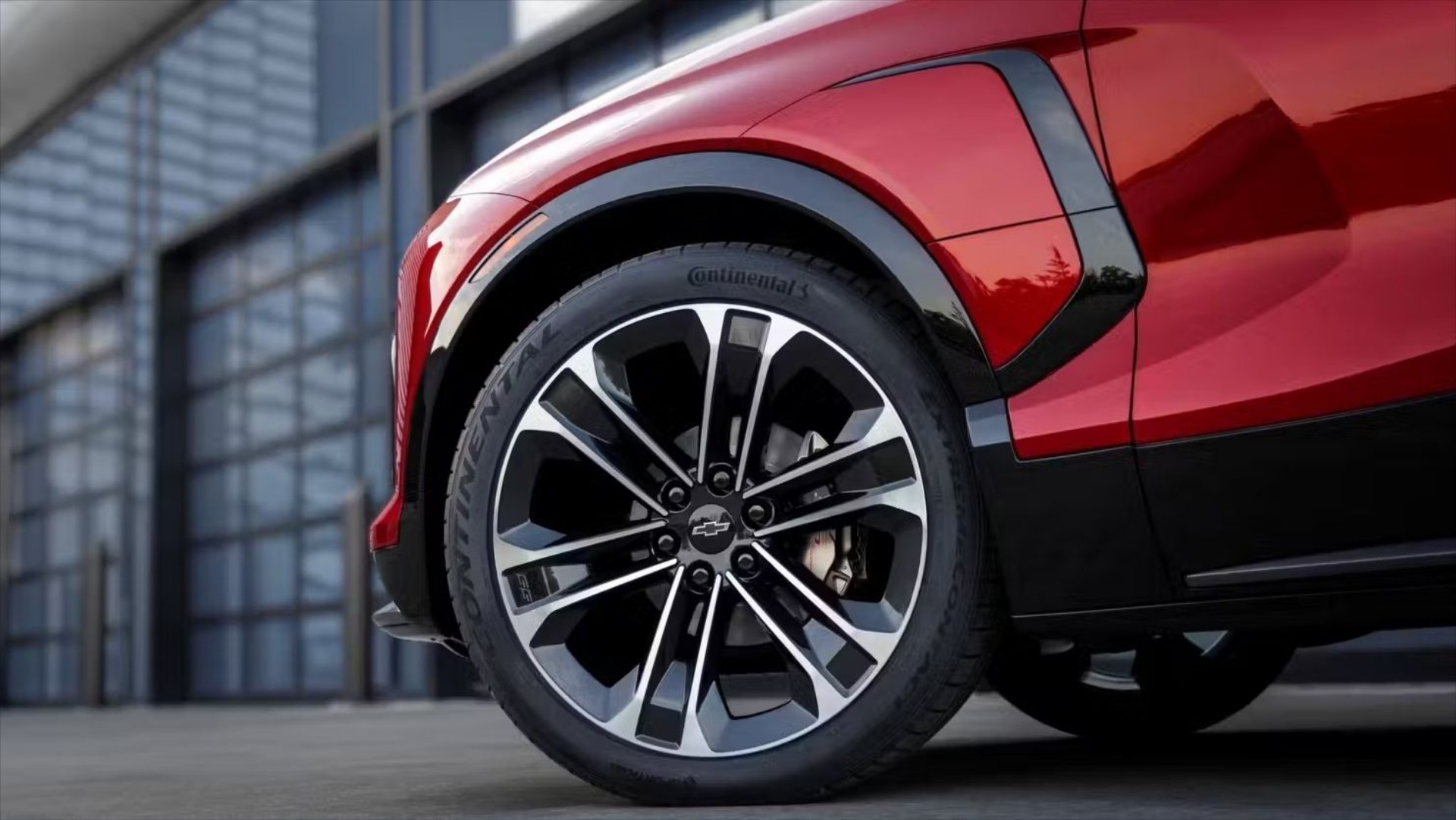 Το μοναδικό SUV στον κόσμο που διατίθεται ως FWD, RWD και AWD