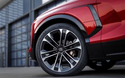 Το μοναδικό SUV στον κόσμο που διατίθεται ως FWD, RWD και AWD