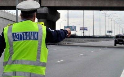 Τι είναι η φτερωτή κλήση της Τροχαίας - Πώς θα τη γλιτώσεις