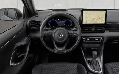 Ετοιμοπαράδοτο στα 19.900 ευρώ το υβριδικό Mazda που καίει 3,8 lt/100km – Είναι No1 σε πωλήσεις