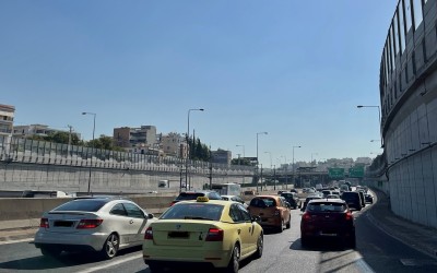 Λήγει η προθεσμία για τα τέλη κυκλοφορίας 2025 - Οι 4 τρόποι πληρωμής!