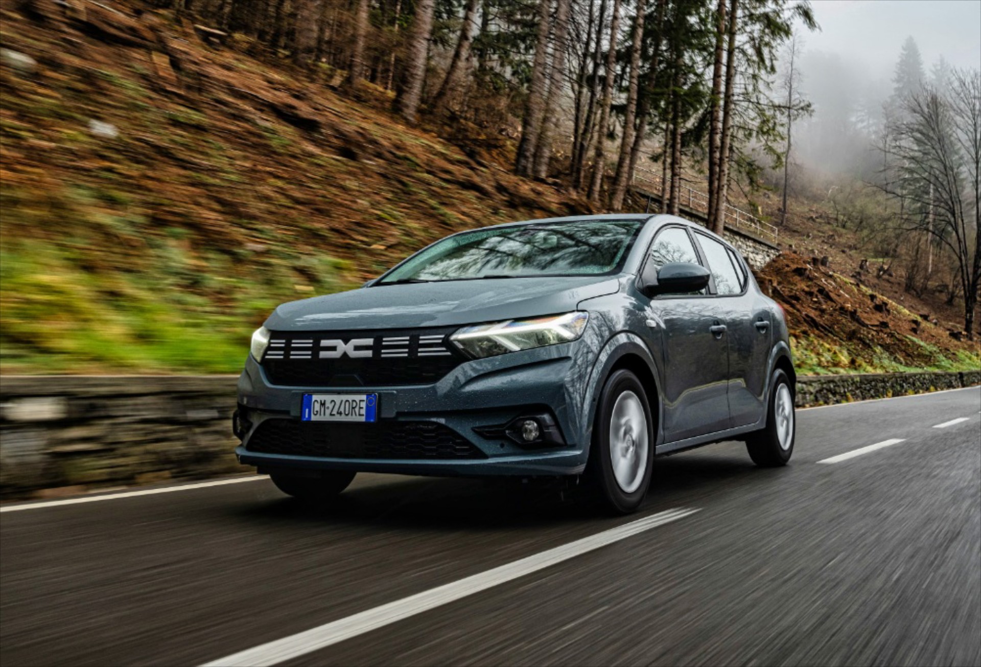 Black Friday από τη Dacia – Πουλάει από 15.900 ευρώ και χωρίς κρυφά έξοδα
