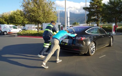 Έμεινες με ηλεκτρικό αυτοκίνητο; Αυτό το van θα έρθει να σε φορτίσει στην Ελλάδα