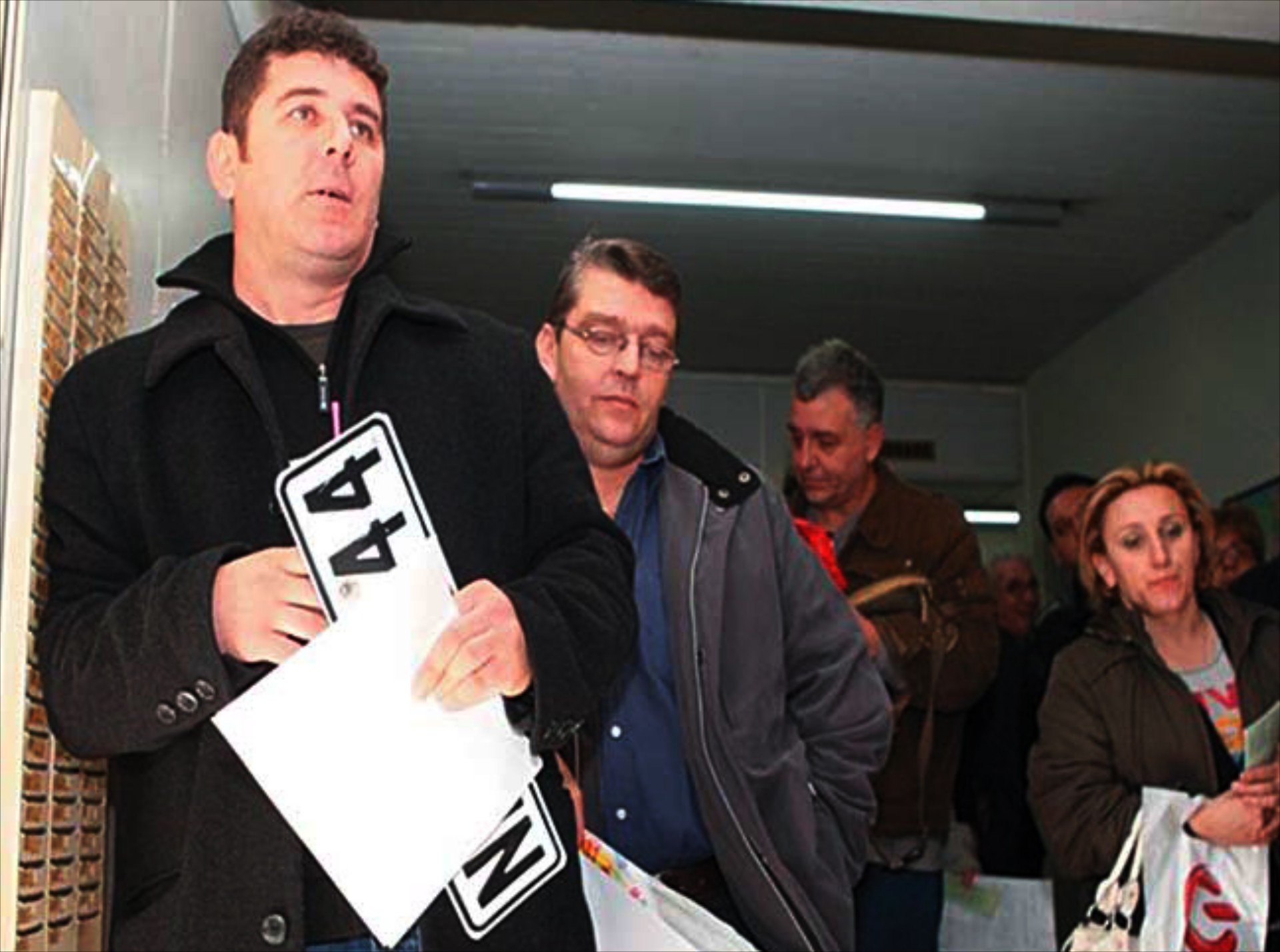 Πληρωμή τελών και για όσους απόσυρουν