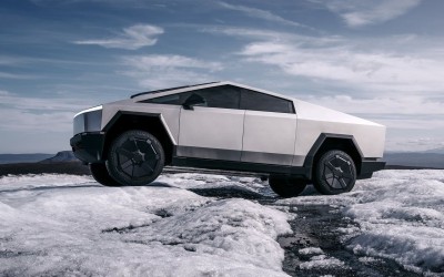 Tesla Cybertruck έπεσε σε λακκούβα και έπαθε ζημιά 34.000 δολάρια