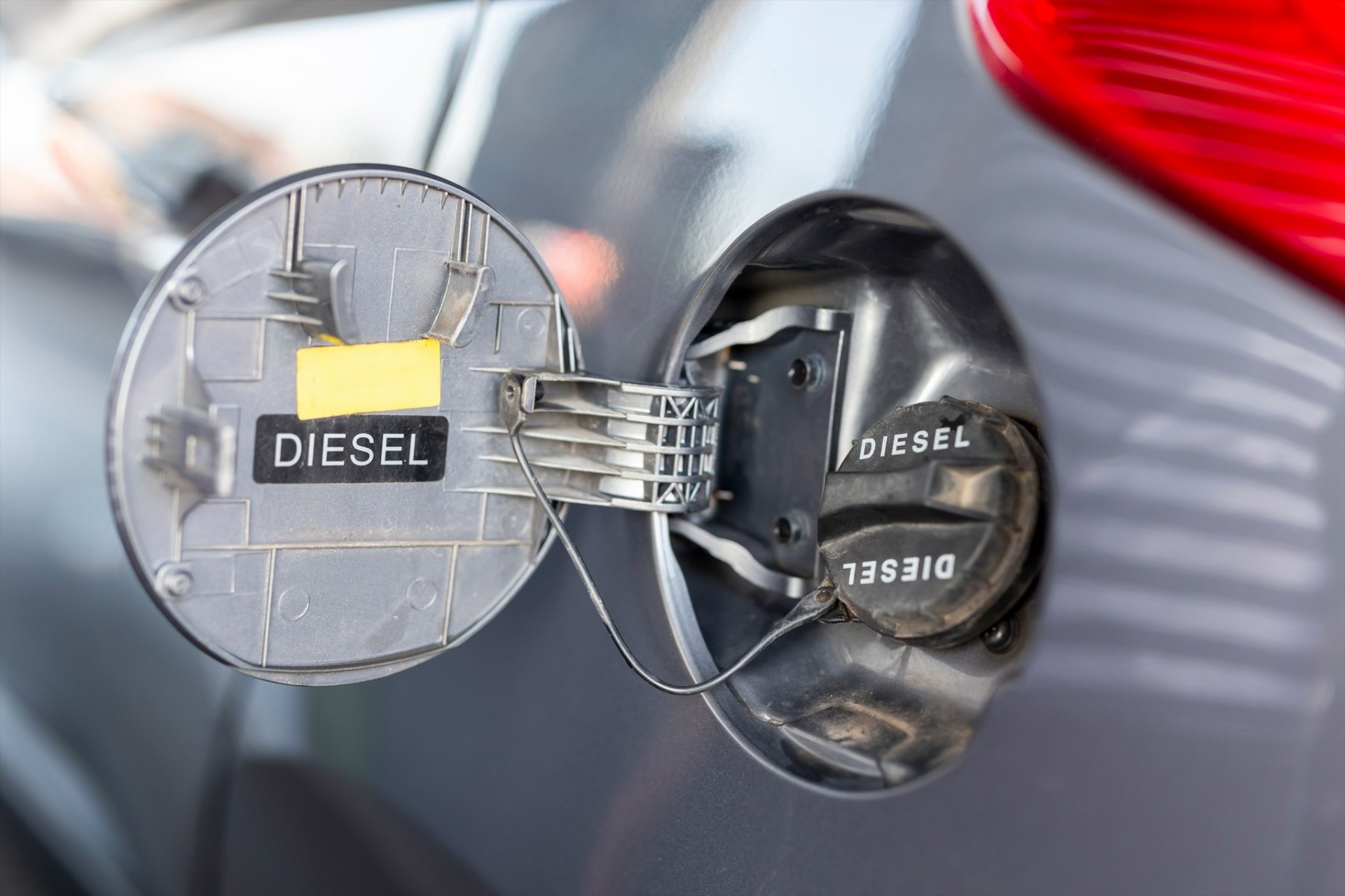 Τελειώνει το diesel στην Ελλάδα– Τι συνέβη στην αγορά αυτοκινήτου το 2024