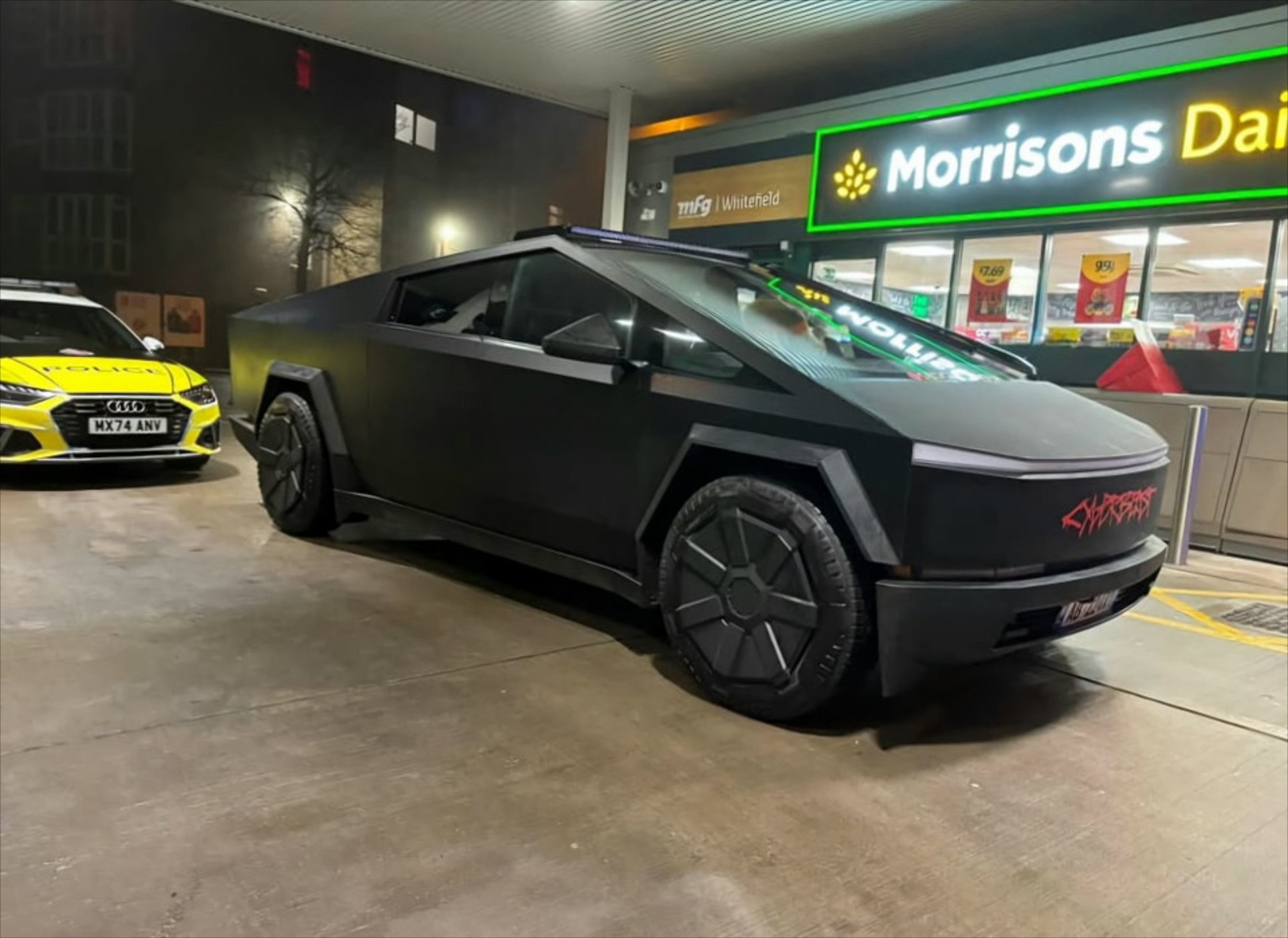 H αστυνομία κατάσχεσε Tesla Cybertruck στη Μ. Βρετανία! Για ποιο λόγο;