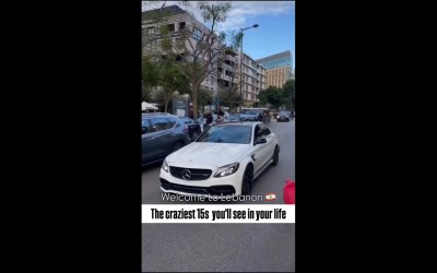 Οδηγός Mercedes παρασύρει αστυνομικό στη μέση του δρόμου [video]