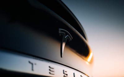H Tesla κάνει στροφή 180 μοιρών – Έρχεται όχι ένα αλλά μια σειρά προσιτών EV’s