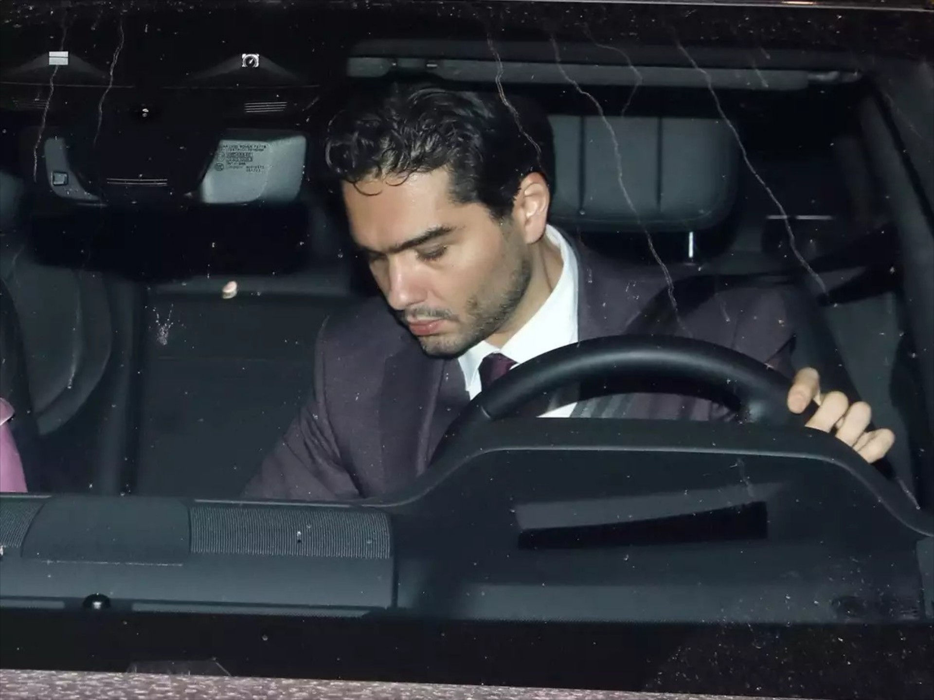 1.200 € πρόστιμο και φυλάκιση για διάσημο τραγουδιστή – Οδηγούσε μεθυσμένος στην Αθήνα