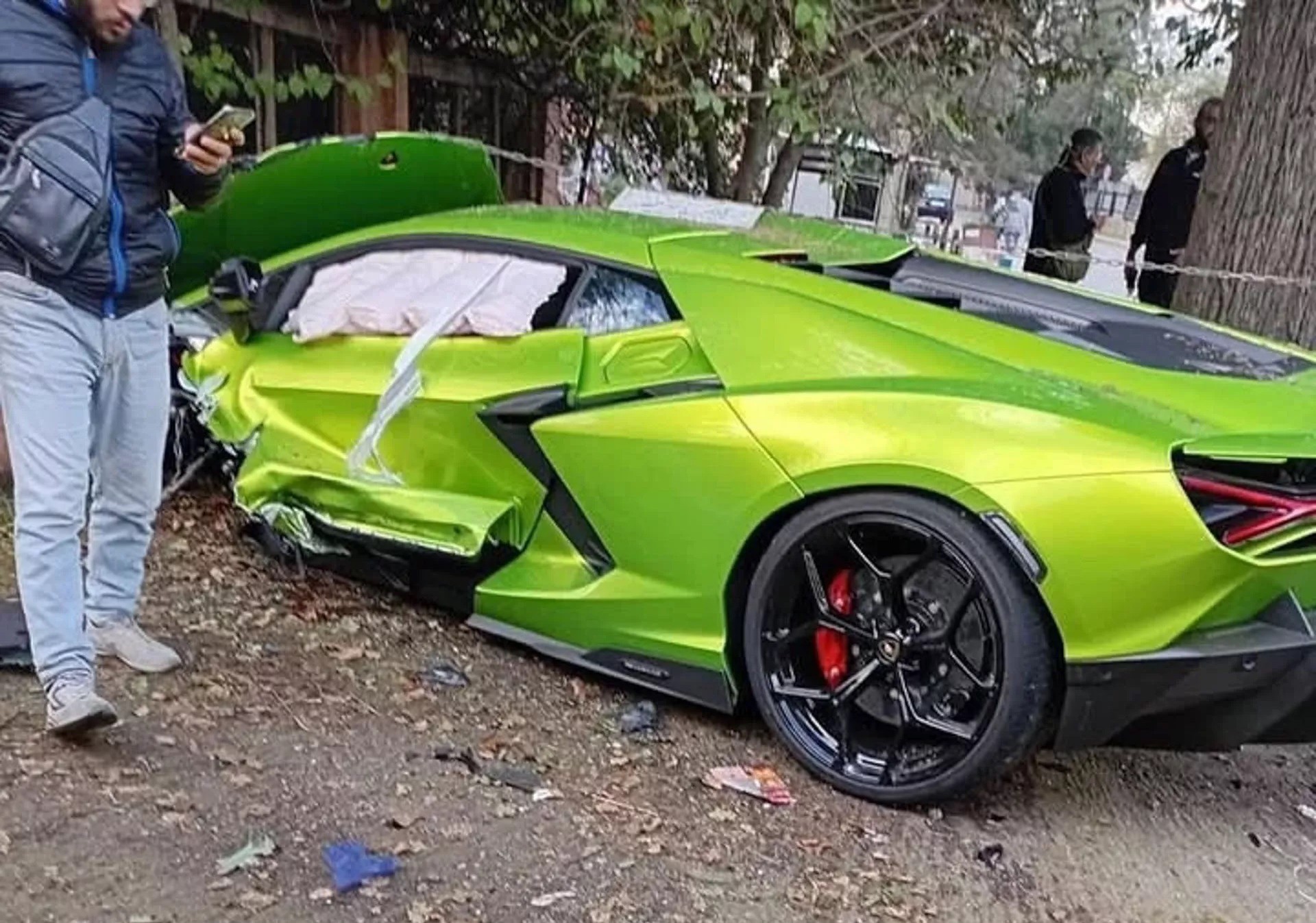 Μηχανικός διέλυσε ολοκαίνουργια Lamborghini Revuelto - Είχε 0 km στο οδόμετρο!