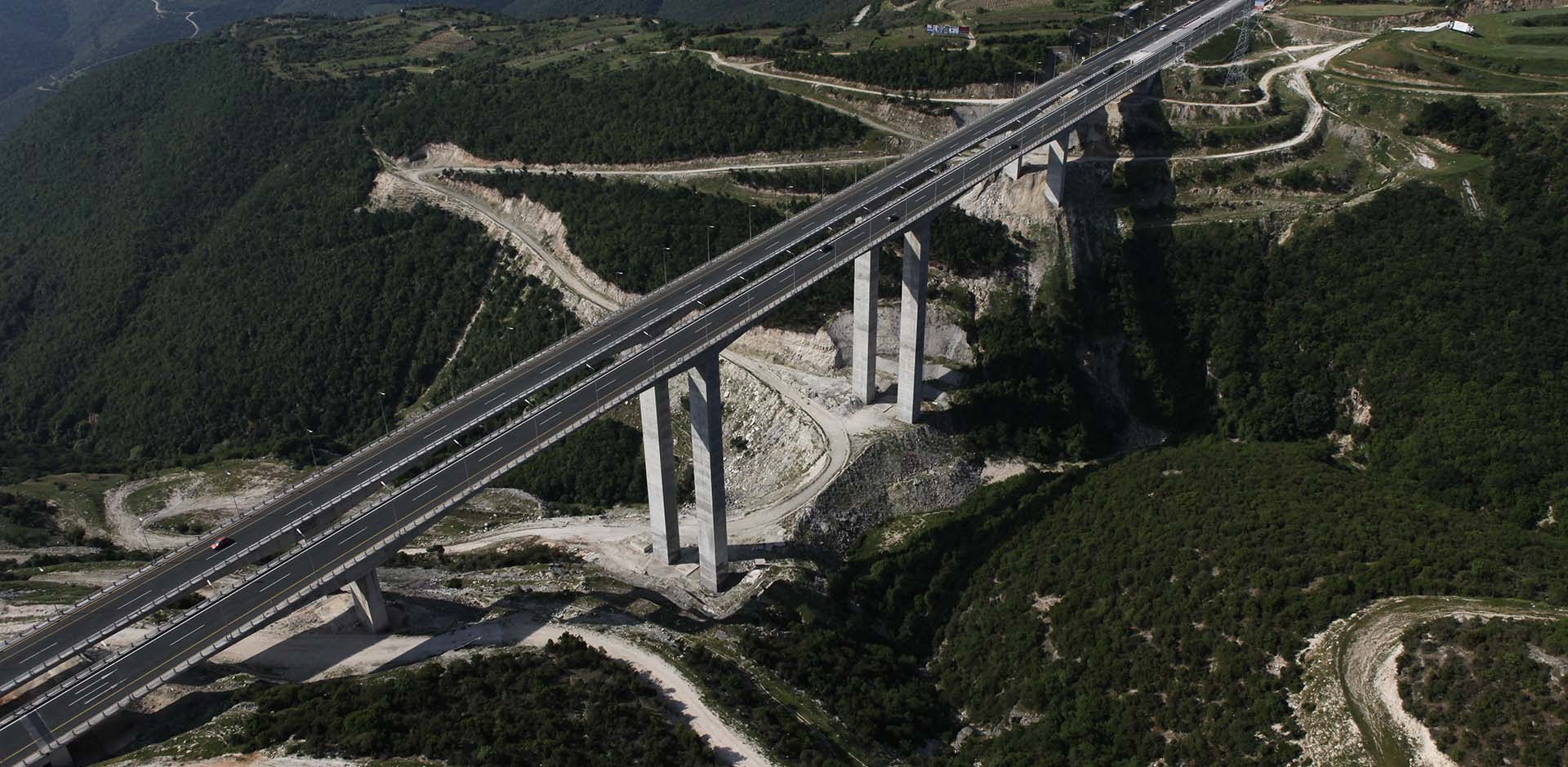 Η «γυμνή» γέφυρα της Ελλάδας με ύψος 94 μέτρα και μήκος 456 μέτρα – Τι παράξενο έχει 