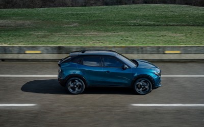 To Ομορφότερο υβριδικό B-SUV: Έχει αυτόματο κιβώτιο και 4 χρόνια εγγύηση 