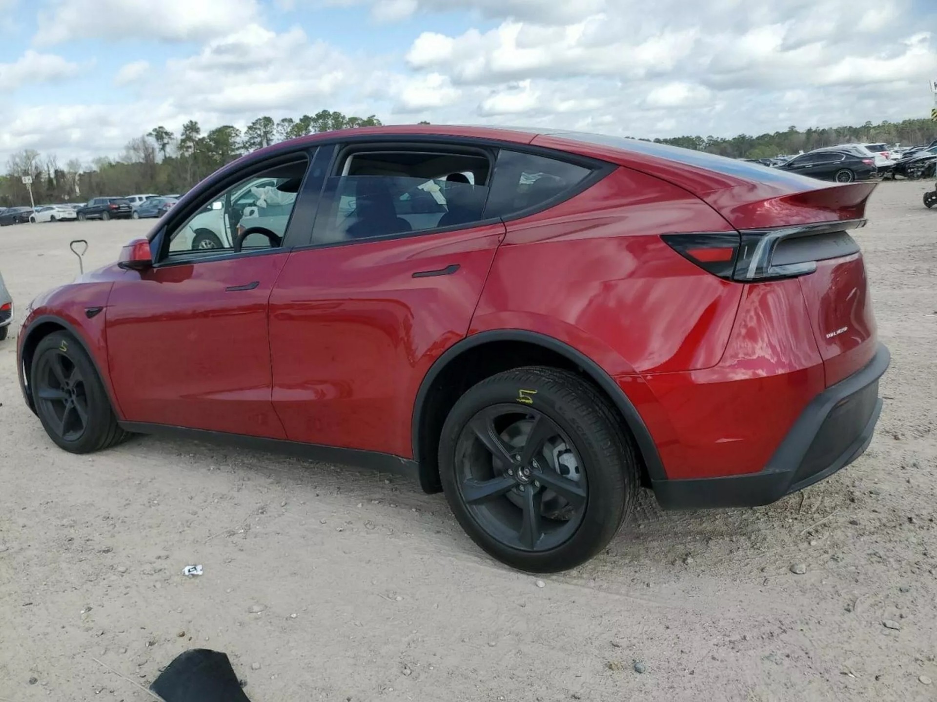 Ολοκαίνουριο Tesla Μodel Y – Καταστράφηκε πριν προλάβει να αδειάσει η μπαταρία