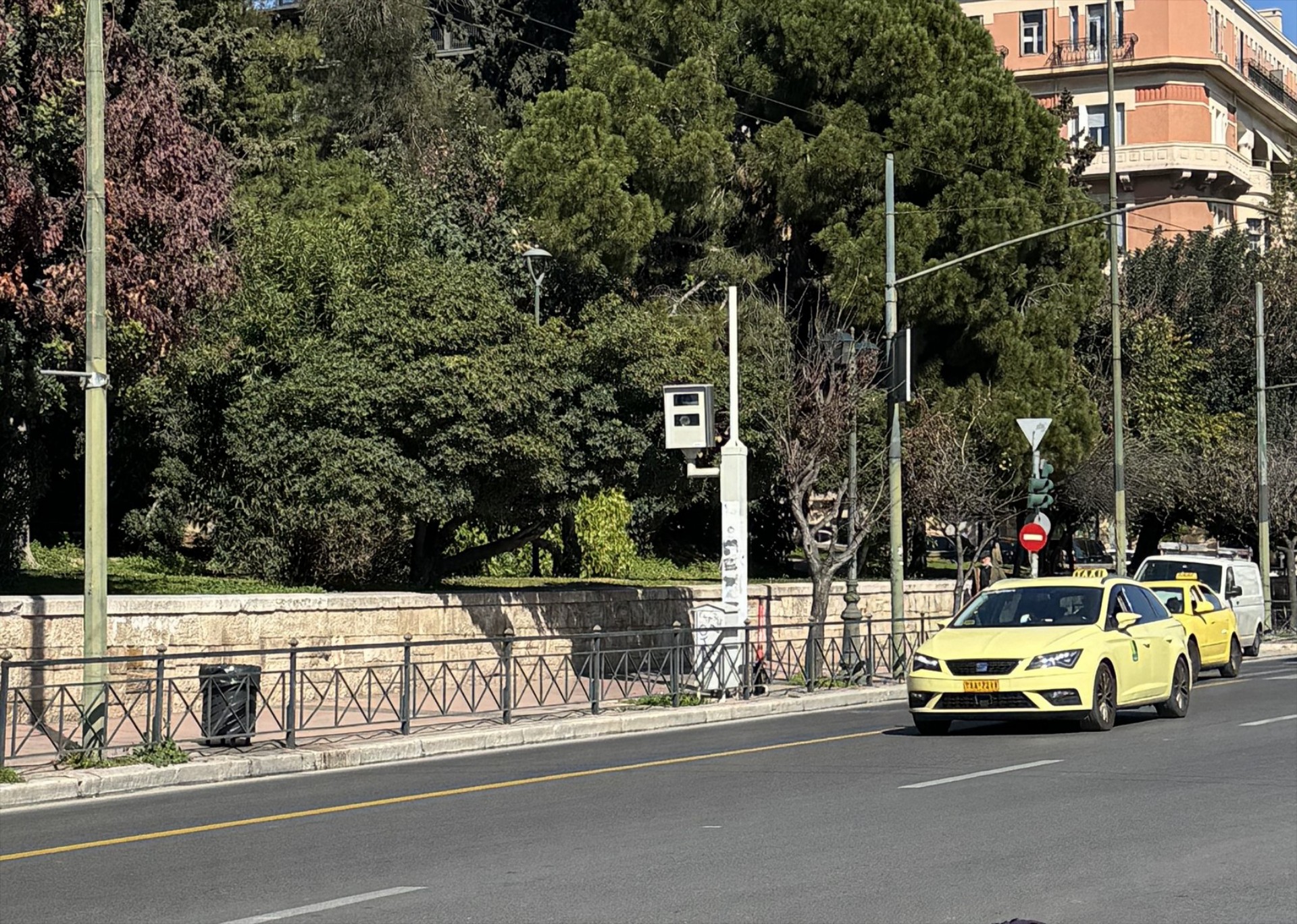 Ποιο είναι το πρόστιμο για είσοδο σε λεωφορειολωρίδα – Ποιες ώρες περνάς ελεύθερα